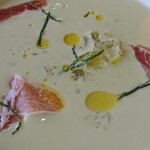 パパス＆ママス - グリーンピースの冷製スープ～ミントのジュレ乗せ～ アップ