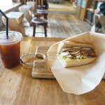 BONDI COFFEE SANDWICHES - チキンマッシュルームと珈琲