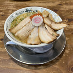 ちゃーしゅうや 武蔵 - からし味噌チャーシュー麺　真ん中の赤いのがからし味噌