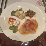 狐狸庵 - 上から…
      ☆桜エビのテリーヌ。生ハム・ハーブチーズ&ヒラメのカルパチョ