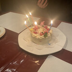 狐狸庵 - ☆お楽しみのデザート
      今回は、オーナーシェフお手製のケーキでした♪
      食後を考えてくれていて、甘さ控えめで幸せな気持ちになれます♪
      
      今日も最高な時間ありがとうございました♡