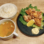 Special fried chicken set meal with ginger flavor