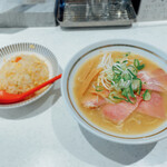 弥五郎 - とんこつうすくち正油ラーメン半チャーハンセット