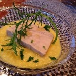 とうもろこしのズッペッタ　フォアグラのセミフレッドのせ