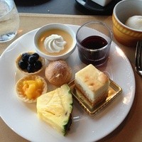 ビューアンドダイニングザスカイ - スイーツてんこ盛りo(^_^)o 和三盆のシュークリームやゼリーが美味しかったです