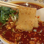 中国料理 四川園 - ビャンビャン麺のリフト。幅が広い