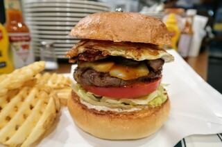 CRUZ BURGERS & CRAFT BEERS - Extreme Burger