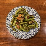 Kushikura - 枝豆のガーリック炒め