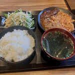 焼肉ホルモン しんみょう 精肉店 - ◆ 日替わりホルモン定食 (大) ¥1078-