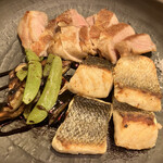Naniwa Robata Itada Kitai - 魚の鉄板焼きと栗豚肩ロース炭火焼き