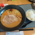 すが家 - 辛味噌ラーメン（￥930）