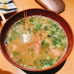 鮨 うみから - 珍しく味噌汁がある！良い味出てます。