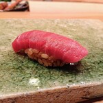 すし いわお - 鮪中とろ(塩釜産)