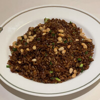 中国飯店 市ヶ谷店 - 松の実と醤油のチャーハン