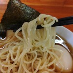 ラーメン405 - 麺はこしのあるツルツル麺