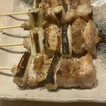 炭火焼鳥 しげ - 鶏ねぎま 塩