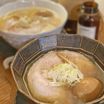 みっかぼうず - 醤油らぁ麺＋煮卵