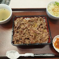 馬車道 de 焼肉 DOURAKU CORRIDA 北仲ブリック＆ホワイト店 - 