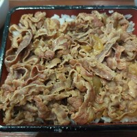 馬車道 de 焼肉 DOURAKU CORRIDA 北仲ブリック＆ホワイト店 - 