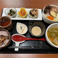 ヒル薬膳粥・ヨル貝料理カイノクチ - 