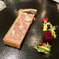 レ セゾン - ⚫️ 前菜
                      「香り豊かなパテアンクルート」