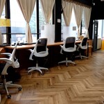 いいオフィス - 店内