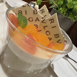 ブルガリ イル・カフェ - いくつでもいけそうなパンナコッタ。美味しい❗️