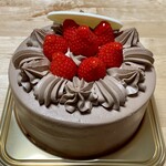 広島白十字 - 料理写真:苺生チョコデコレーション