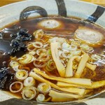 漁師の店 富丸 - 醤油ラーメン大盛。丼がでかい！