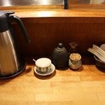 こうかいぼう - スッキリと綺麗なカウンター