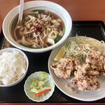 台湾料理 幸楽園 - 台湾刀削麺と唐揚げライス　ランチ880円
