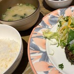 Kuressento Mitsunaga - お味噌汁とごはんセット。ごはんオカワリ可能✨️