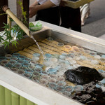 金蝶園総本家 - 水まんじゅう（店外で販売中）