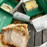 セントル ザ・ベーカリー - このカツの厚さ…たまりません