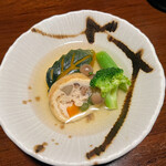 Sekaiisan no Kakure Yado Kajitsu no Mori - 信田捲與蔬菜燉煮