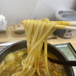 福岡いくら家丼よしよし - 麺は中太麺のカレー定食。980円