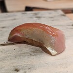 鮨みやもと - 天然シマアジ（やばい旨さ）