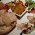 オビオビ - 2013年８月。前菜盛り合わせ。