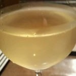 オビオビ - 2013年８月。濃いめの白ワイン（７３０円）。