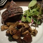 オビオビ - 2013年８月。サザエのエスカルゴバター（８８０円）。