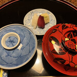 大和屋別荘 - ごはんは、みま米。赤だし。香の物。