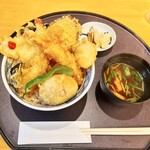 鰻・天ぷら割烹 萬木 - 天丼(半熟卵付き)