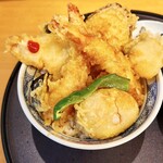 鰻・天ぷら割烹 萬木 - 天丼(半熟卵付き)
