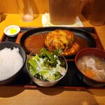 赤坂 竹屋 - チーズトマトソースハンバーグ定食