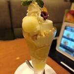 デニーズ - はちみつ檸檬のザ・サンデー（990円）
