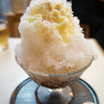 梅家 - コーヒー（430円）にミルク（100円）のトッピング
