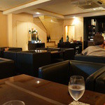 カグラザカマエダ レスキャリエ - 落ち着いた雰囲気のラウンジ。