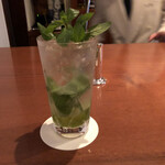 サンルーカルバー - このモヒート、ライムとミントゴロゴロ