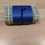 明寂 - なんかオニギリがお弁当箱に詰めてある!!お土産オニギリをこうしてくれる店は初めて見ました。