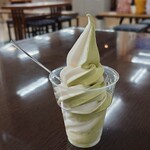 ソフトクリーム&コーヒー おのでら - ソフトクリーム抹茶&りんご280円